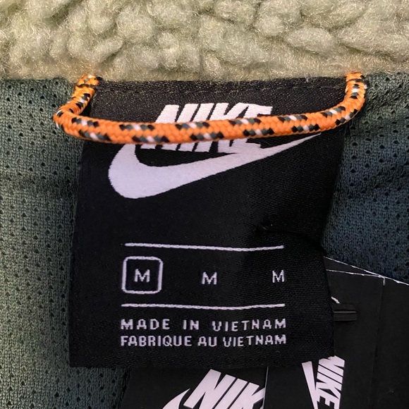 Nike Insulated Sherpa Vest - Picture 3 of 6